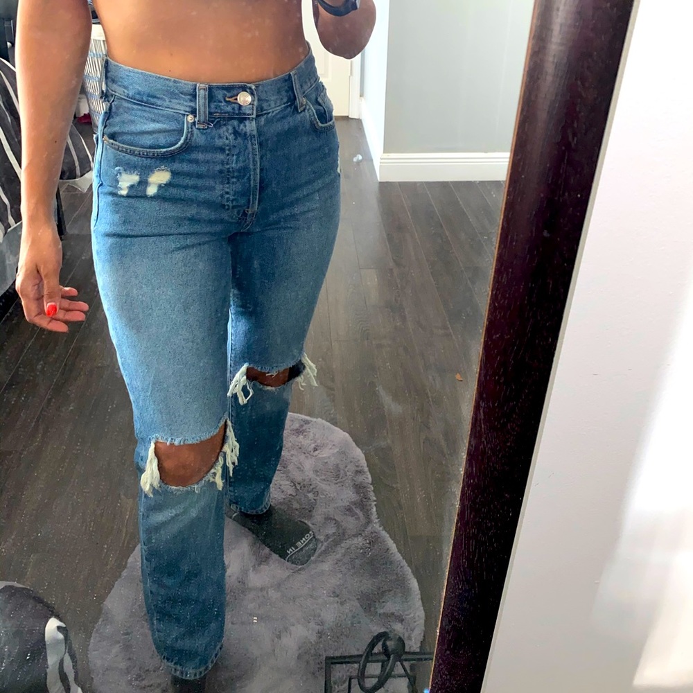 🍋Forever 21 Destroyed High-Rise Mom Jeans , Denim